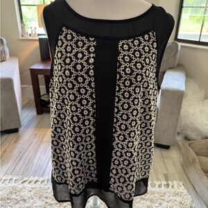 Halo Black and White Geometric Blouse